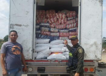 En Riohacha, recuperan un camión lleno de mercancía robado en Santa Marta