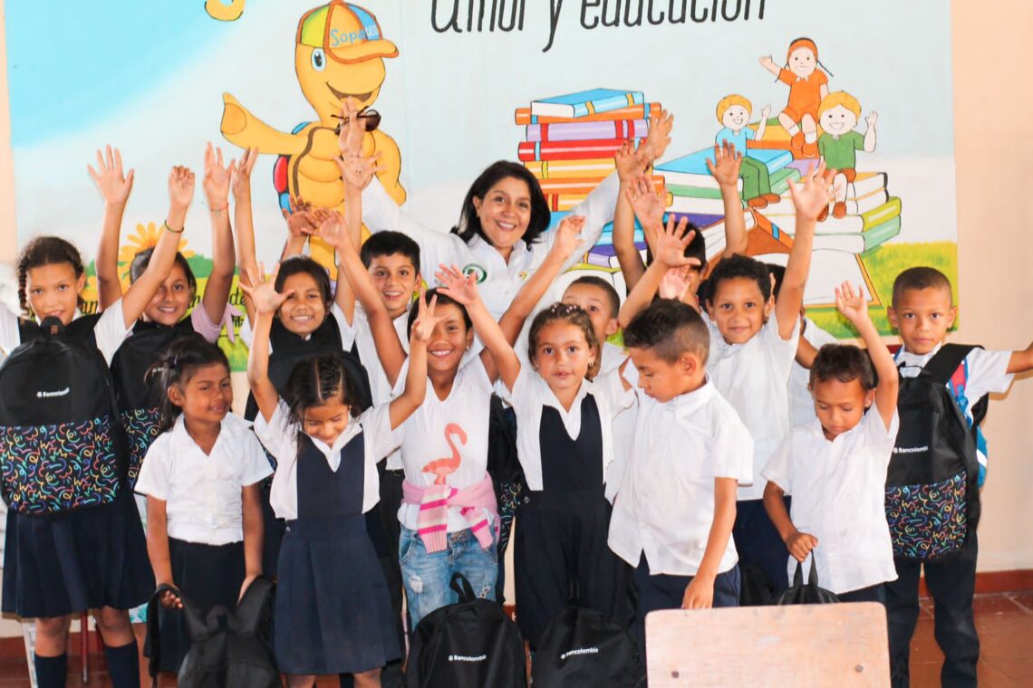 Gestora social entregó más de 300 kits escolares en La Jagua del Pilar, Palomino y Maicao