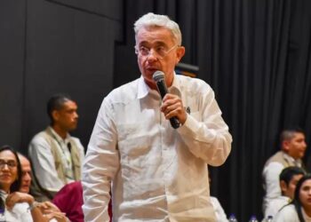 Expresidente Uribe anunció recolección de firmas en contra de las reformas de Gustavo Petro