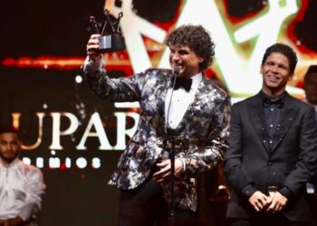 Emotivo homenaje a Silvestre Dangond en los Upar Awards