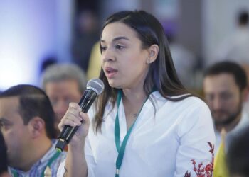 “La Guajira no puede perder la oportunidad de convertirse en un centro de desarrollo de energías limpias”: gobernadora