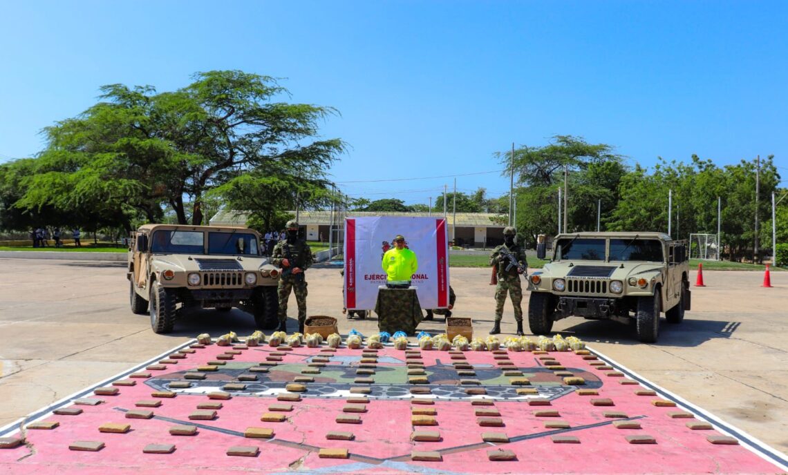 Soldados hallan en zona rural de Riohacha una caleta subterránea con 80 kilos de marihuana