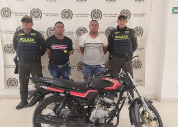 Capturan en flagrancia a dos atracadores en Riohacha