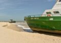 ¡Todo un misterio! dos embarcaciones encallaron en las playas de Riohacha