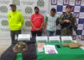 Sorprenden a dos integrantes de las Autodefensas con panfletos y marihuana 