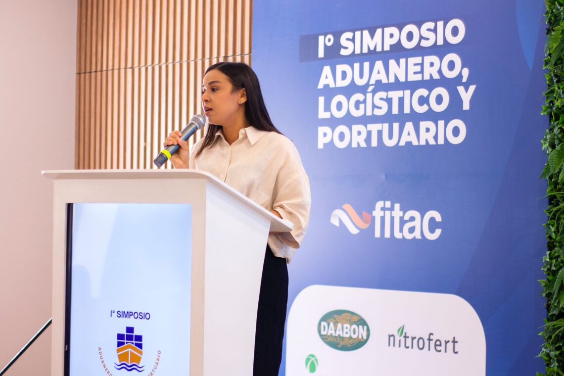 Gobernadora Diala Wilches resaltó las potencialidades de La Guajira en simposio aduanero y logístico