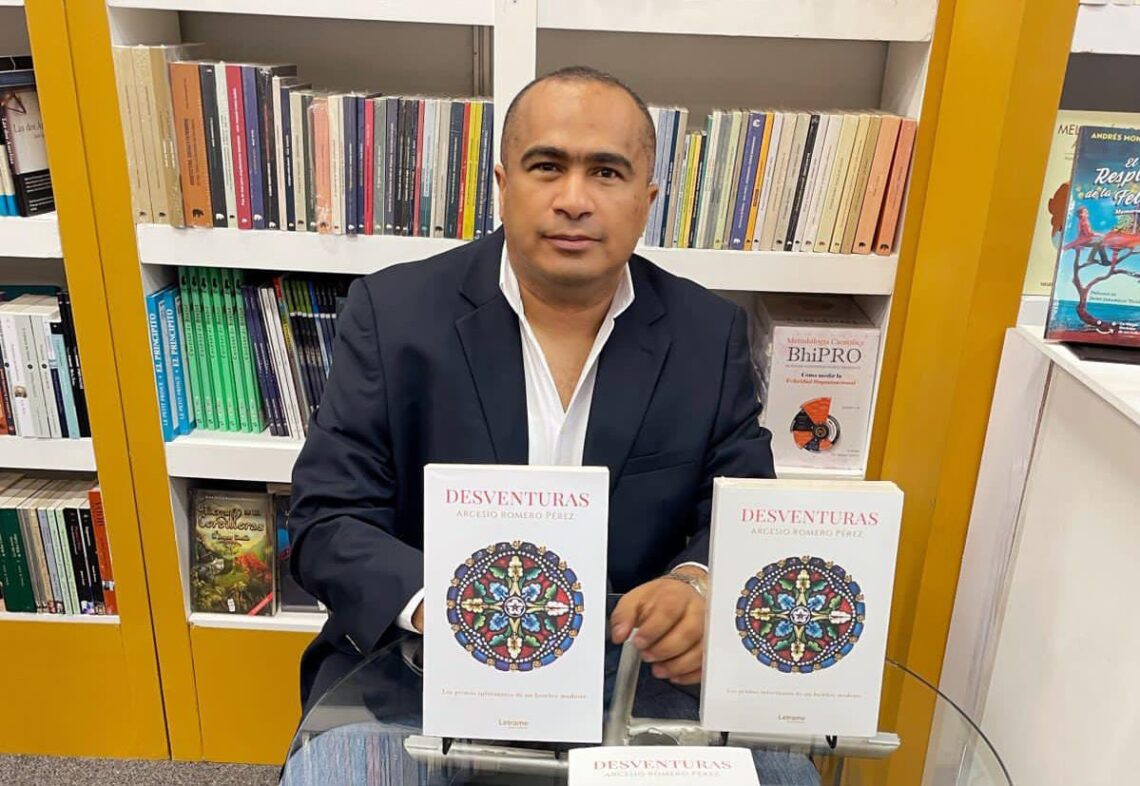 La novela ‘Desventuras’ de Arcesio Romero estuvo en la FILBO 2023