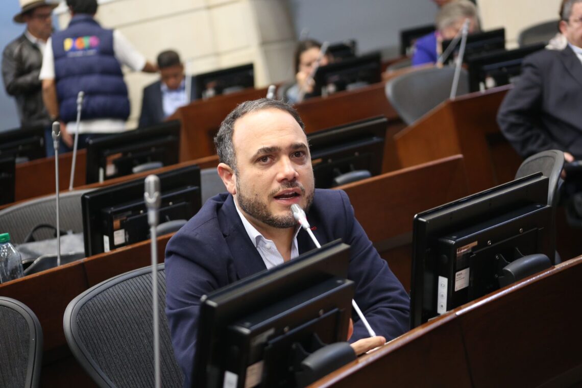 Se hundió el proyecto para combatir el hambre en Colombia liderado por el senador Alfredo Deluque