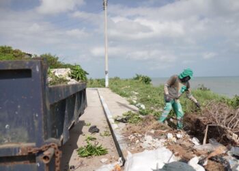 En Riohacha, entidades se unieron para recolectar 5 toneladas de residuos sólidos en las playas