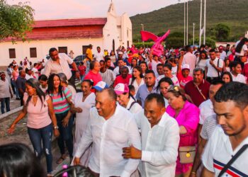 ¡Contundente! – José Rafael Cerchar se inscribió a la Alcaldía de Hatonuevo con un masivo apoyo ciudadano