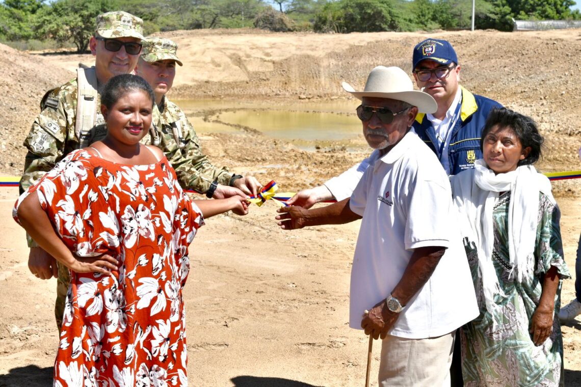 Entregan jagüey y mejoran vía en la comunidad wayuu Cachaca 3, zona rural de Riohacha