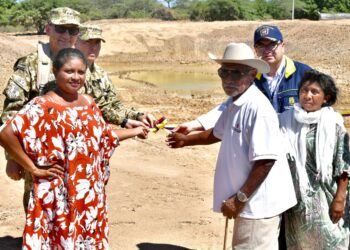 Entregan jagüey y mejoran vía en la comunidad wayuu Cachaca 3, zona rural de Riohacha