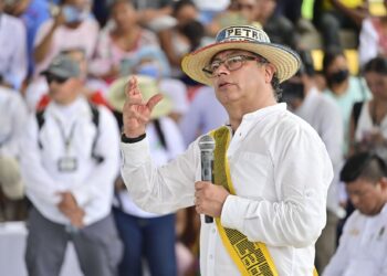¿De qué se trata el primer decreto firmado por el presidente Petro en medio de la emergencia social en La Guajira?