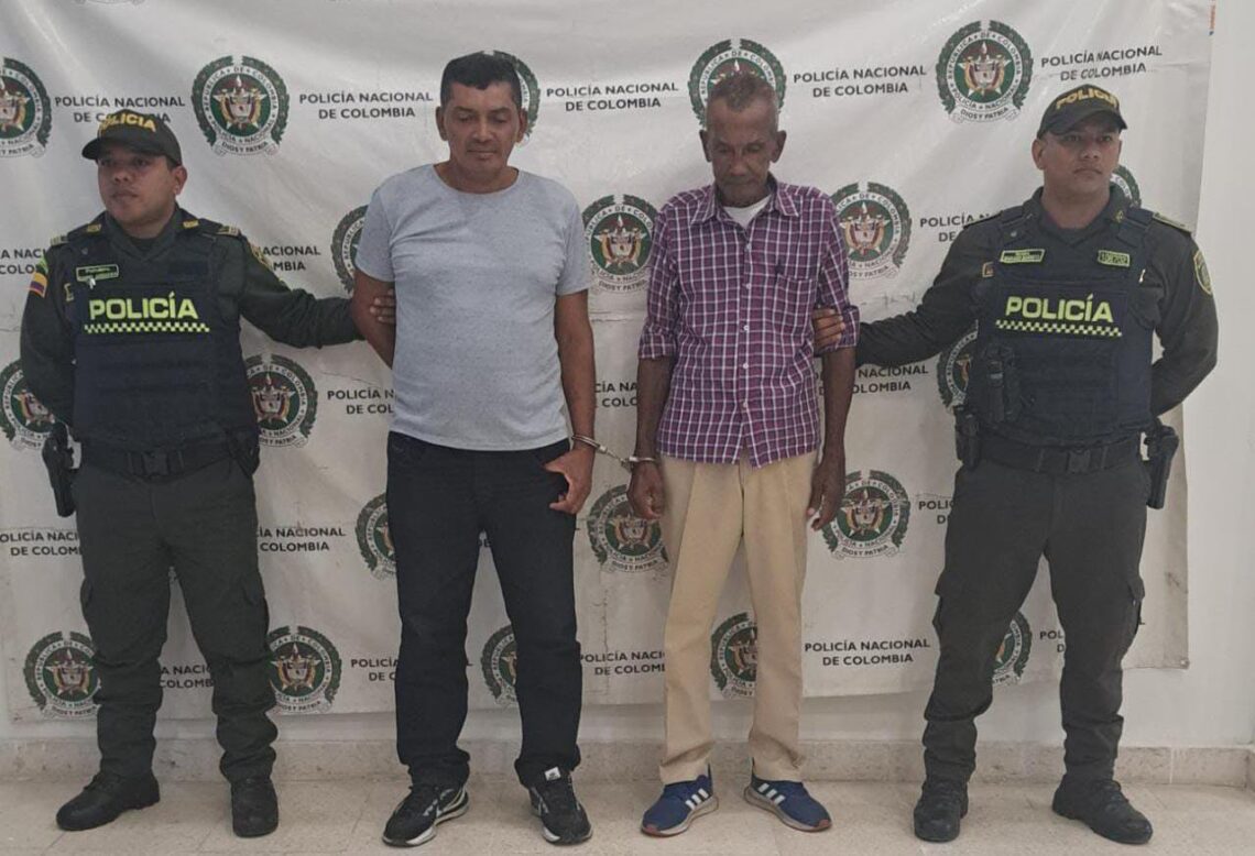 Padre e hijo fueron capturados por robarle a una mujer $140 mil pesos en Riohacha