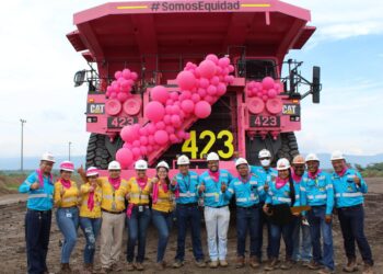 Cerrejón hace rodar en su complejo dos nuevos camiones de la equidad