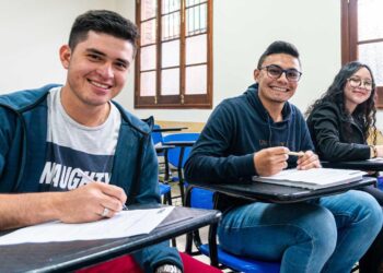¡Es oficial! – La educación superior en las universidades públicas será gratis.