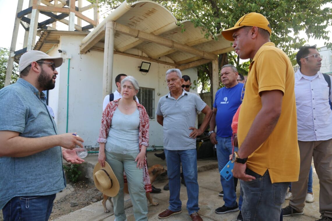 Ministra de Vivienda hace seguimiento a las acciones en el marco de la emergencia en La Guajira