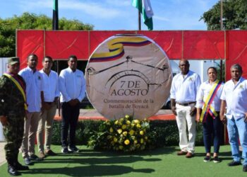 Barrancas conmemoró el Día de la Batalla de Boyacá y Ejército Nacional