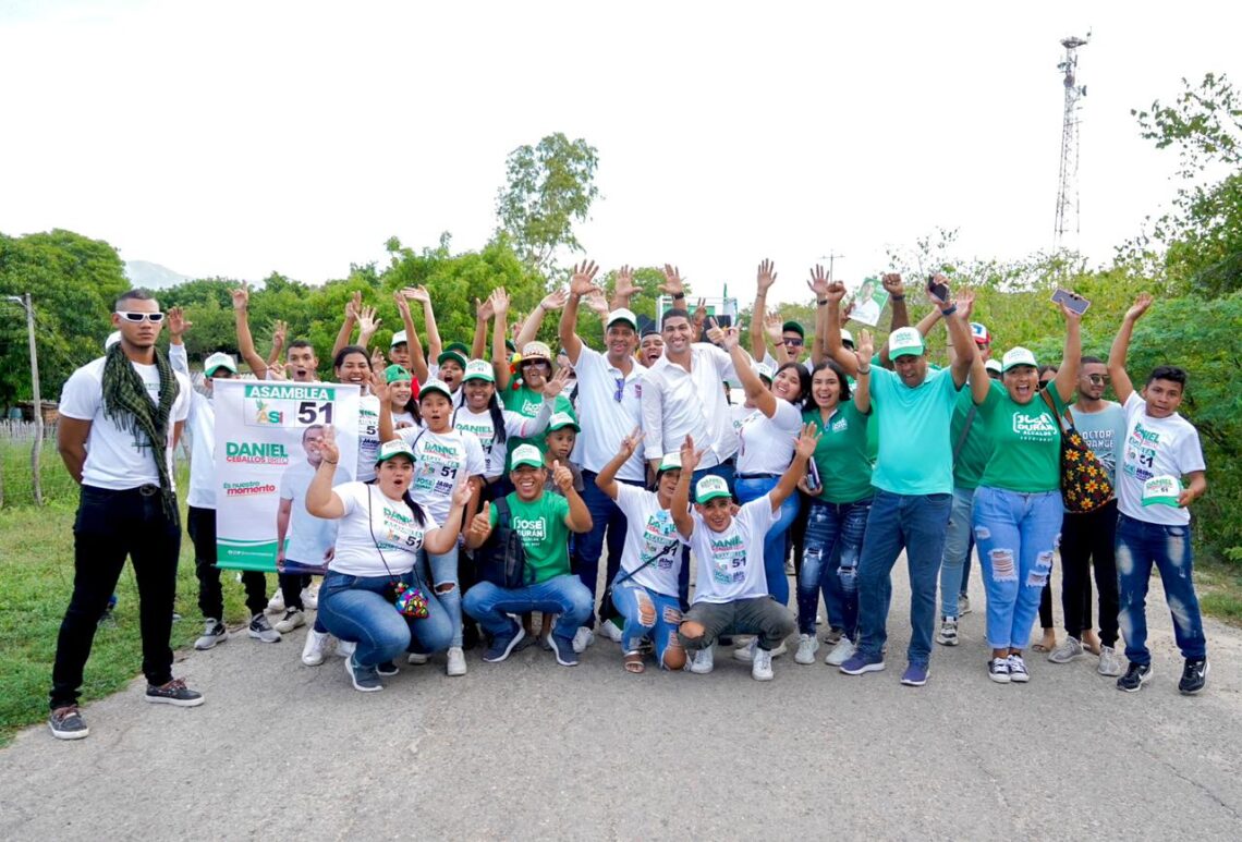 José Durán sigue conquistando a los riohacheros: recorrió la zona urbana y rural del distrito