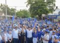 La fuerza azul de Vicente Berardinelli se tomó las calles de Barrancas con una masiva caminata