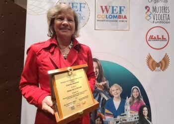 Reconocen a Claudia Bejarano, presidente de Cerrejón, como una de las mujeres de la década