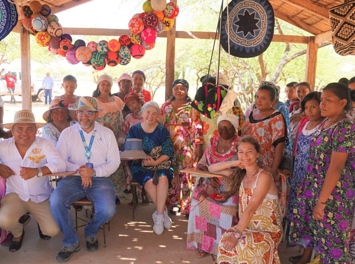 Ministra de Vivienda visitó Yotojorotshi, territorio wayuu de equidad de Air-e