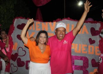 En Hatonuevo, Yaceth Cardona desiste de su candidatura y se une a la fuerza fucsia que lidera José Rafael Cerchar