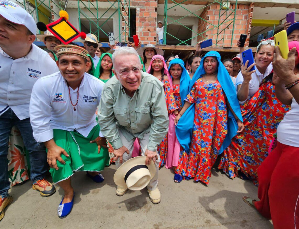 Expresidente Uribe habló desde La Guajira sobre los señalamientos del gobierno nacional en su contra