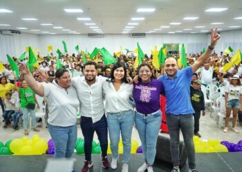 ¡Contundente! Ante 2 mil personas Oriana Zambrano da espaldarazo a Carolina Issa alcaldesa