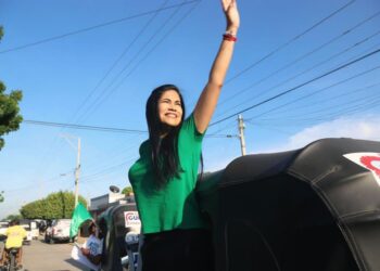 Monumental caravana de respaldo a Carolina Issa, próxima alcaldesa de Maicao