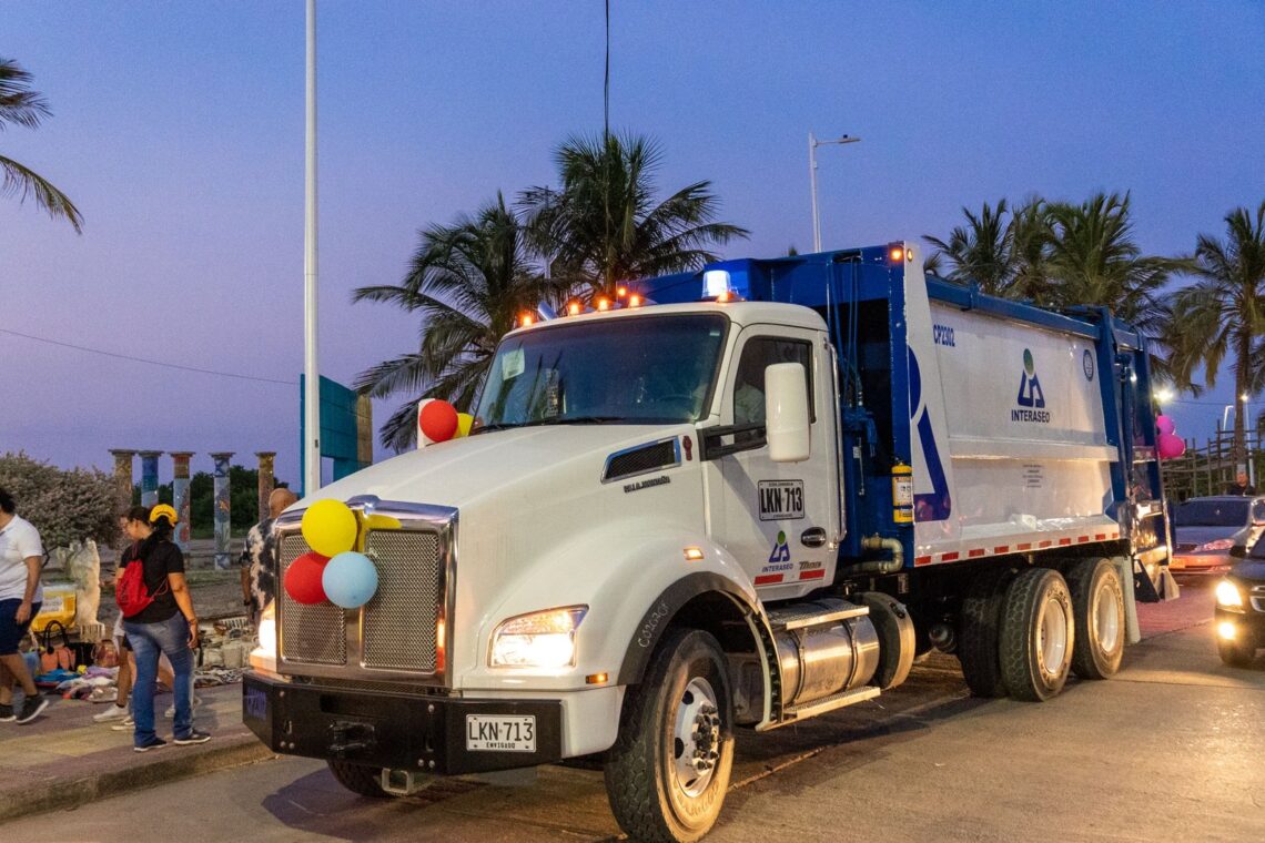 Ponen en funcionamiento dos nuevos vehículos para recolección de residuos en Riohacha