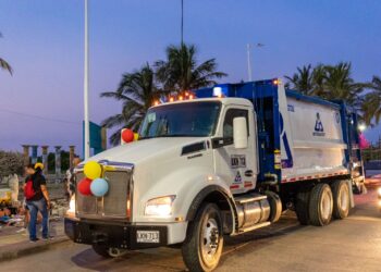 Ponen en funcionamiento dos nuevos vehículos para recolección de residuos en Riohacha
