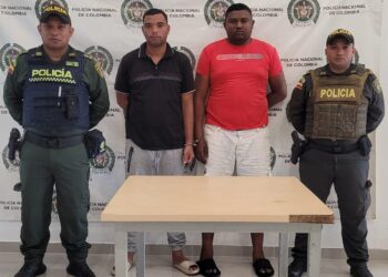 Capturan a dos sujetos en Camarones que acababan de hurtar una moto en Riohacha