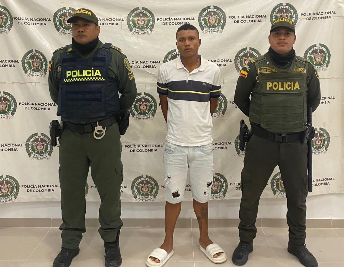 Policías llegaron a controlar una riña en Riohacha y los recibieron a piedras: hay un capturado