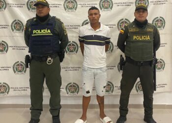 Policías llegaron a controlar una riña en Riohacha y los recibieron a piedras: hay un capturado