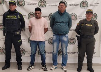 En flagrancia, capturan a dos sujetos cobrando una extorsión en Riohacha