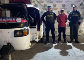 En Maicao, las autoridades recuperaron tres vehículos y capturaron a dos personas