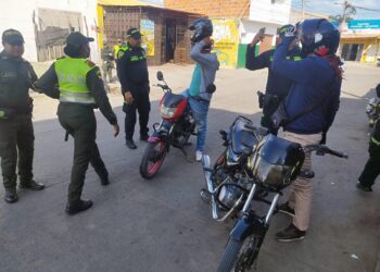 Con planes operativos, autoridades intervienen el mercado público de Riohacha