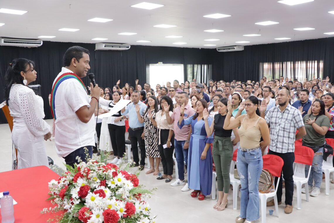Ante el alcalde de Maicao, tomaron posesión más de 300 maestros y directores docentes