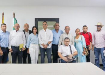 Se posesionaron directivos y docentes que ganaron el concurso de méritos en La Guajira