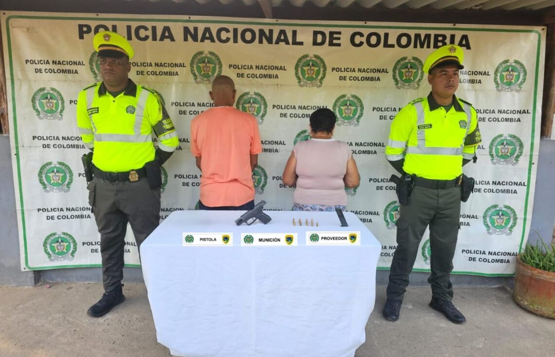 Sorprenden a una pareja transportando un arma de fuego en Dibulla