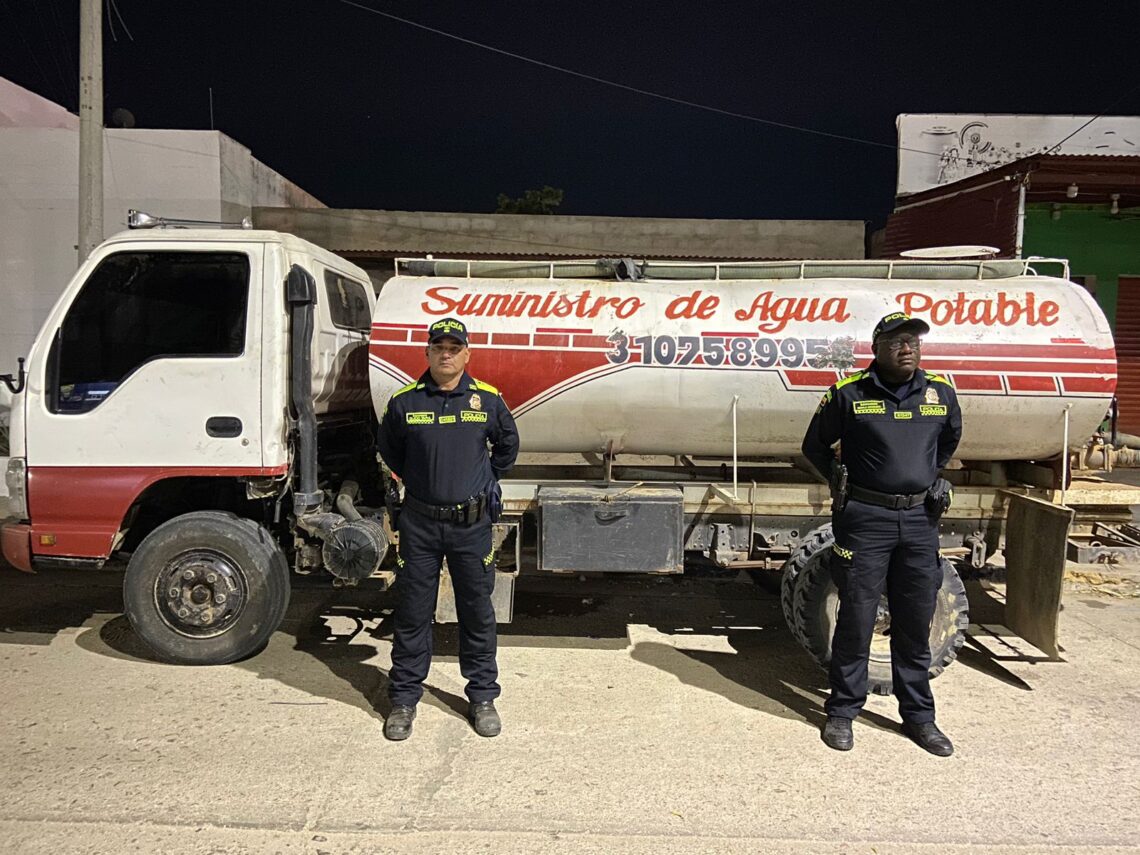 Policía de Manaure frustró el robo de un carrotanque que llevaba agua potable a comunidades wayuu