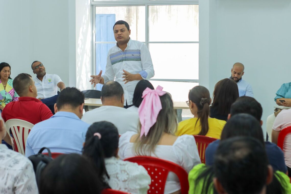 Alcalde de Riohacha se reunió con contratistas y les pidió trabajar por y con la gente