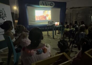 Cineplaya, una estrategia para integrar a las familias del distrito de Riohacha