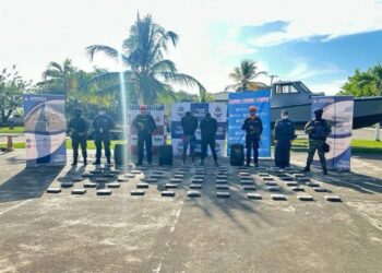 Golpe al narcotráfico en La Guajira: incautan más de 700 kilos de cocaína y capturan a dos dominicanos