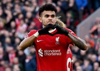 El guajiro Lucho Díaz sigue enchufado con el gol: marcó en el triunfo del Liverpool contra Burnley