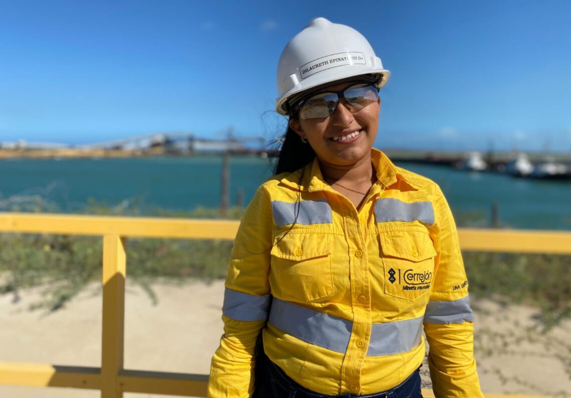 “Cerrejón es equidad para la mujer wayuu”: Dilaureth Epinayu, miembro del programa de aprendizaje de la empresa