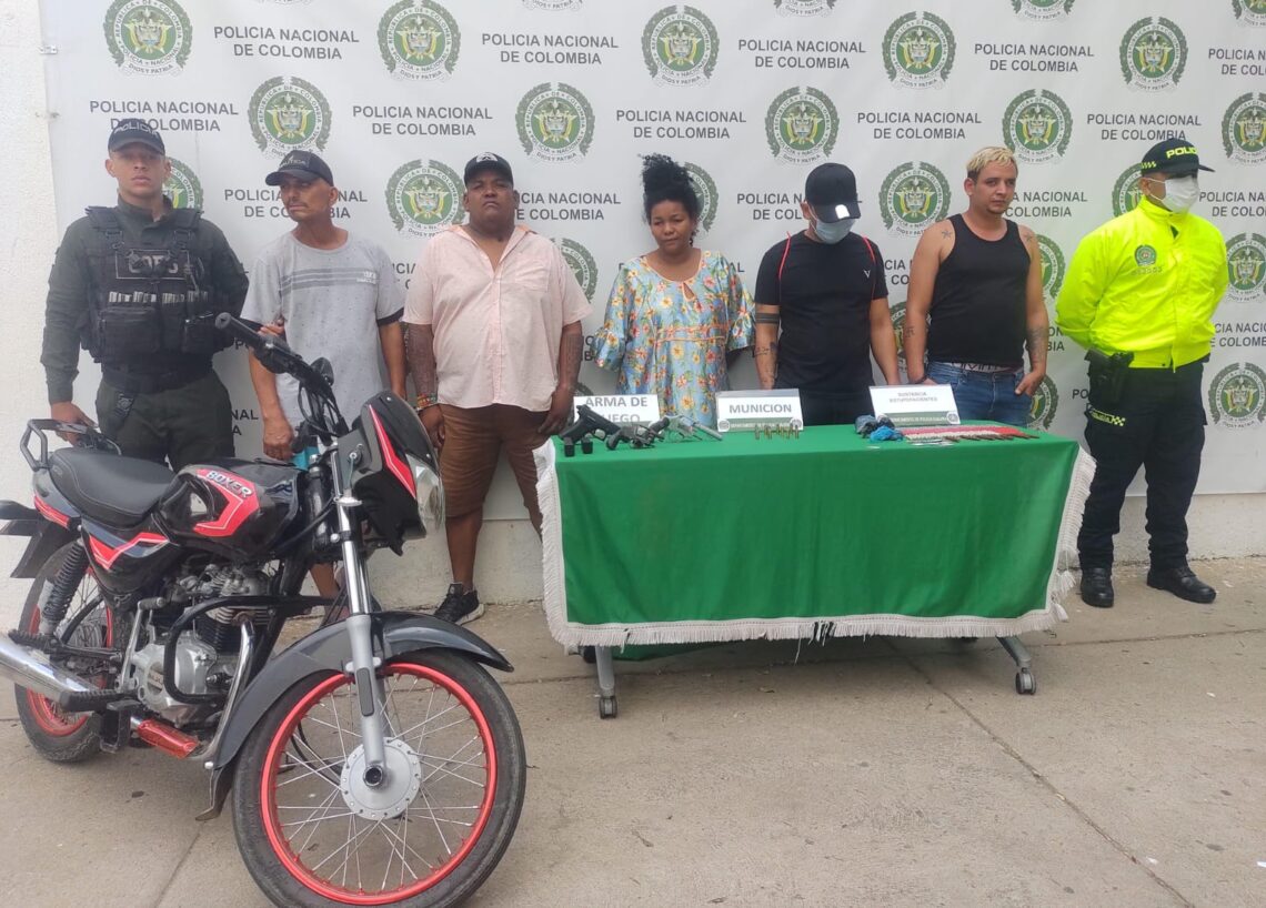 Golpe a la delincuencia en Riohacha: capturan a alias Botija y Jicho, y tres sujetos más