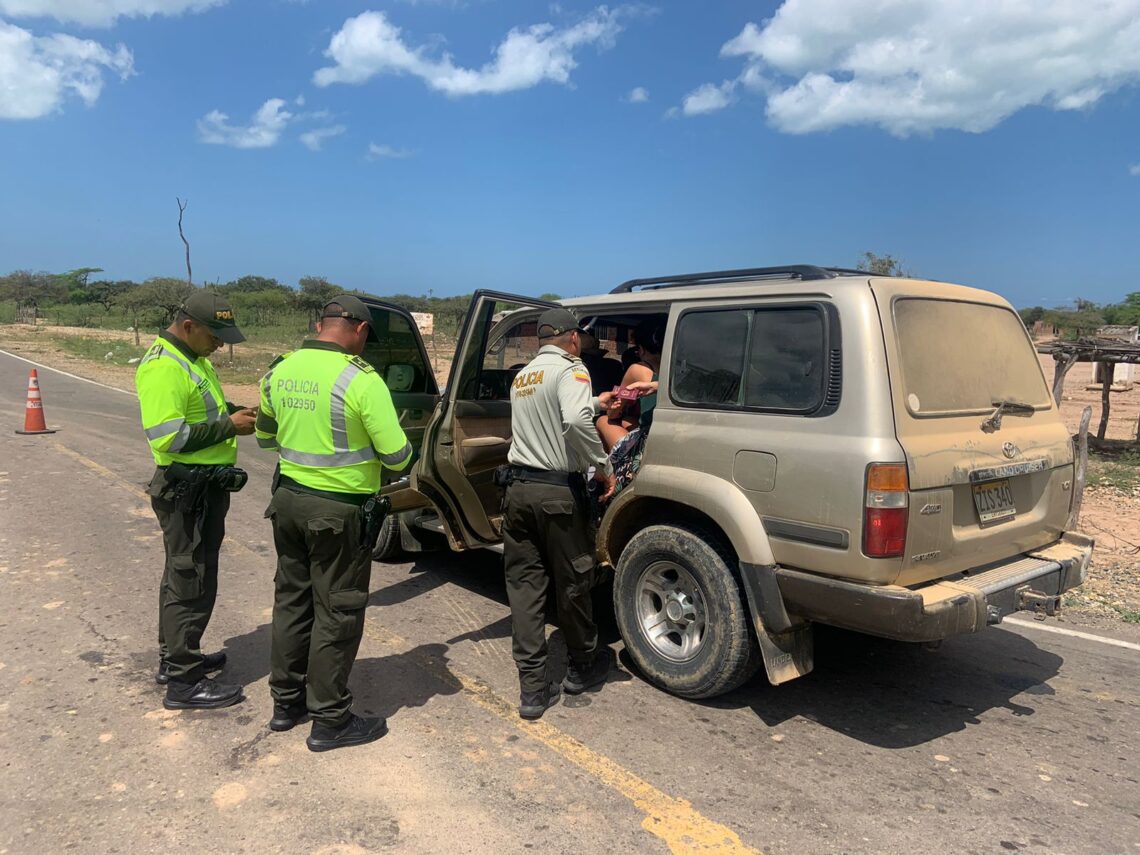 Autoridades despliegan operativo especial para garantizar seguridad en vías turísticas de La Guajira