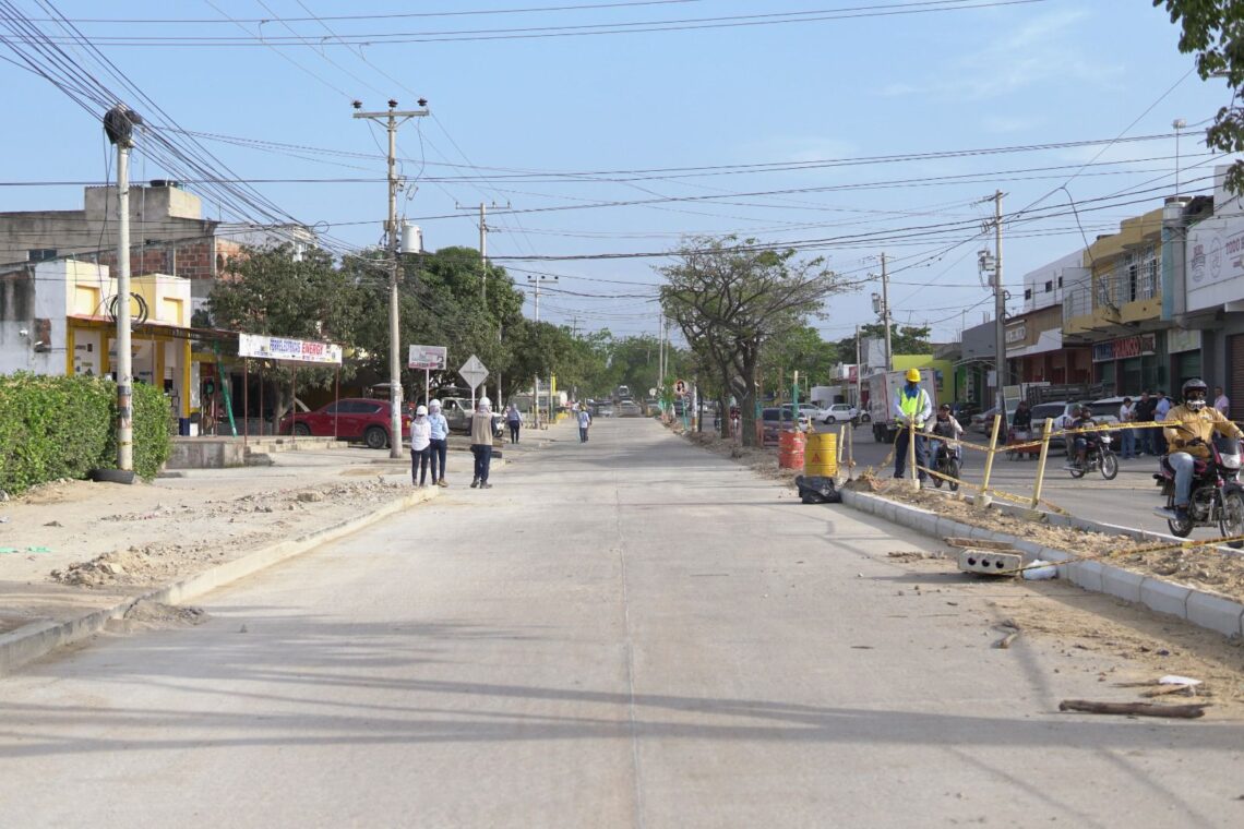 Habilitan un nuevo tramo de la pavimentación de la avenida Francisco el Hombre en Riohacha